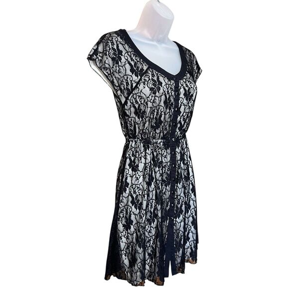 Kimchi Blue Fit and Flare Black Lace Dress Sz XS Whimsigoth Dark Academia Twee - Picture 4 of 11